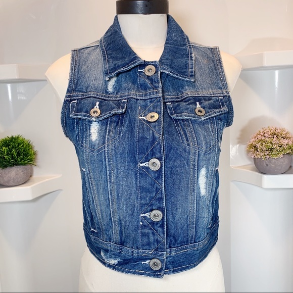 Amethyst Jeans Jackets & Blazers - Amethyst Jeans Vintage Wash Cropped Denim Vest‎